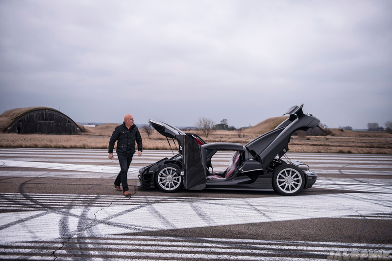 Illustration for article titled 2009 Koenigsegg CCXR Edition: The Jalopnik 180 MPH Runway Blast